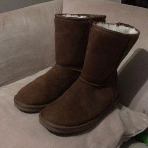 Dawgs fake uggs women’s 8